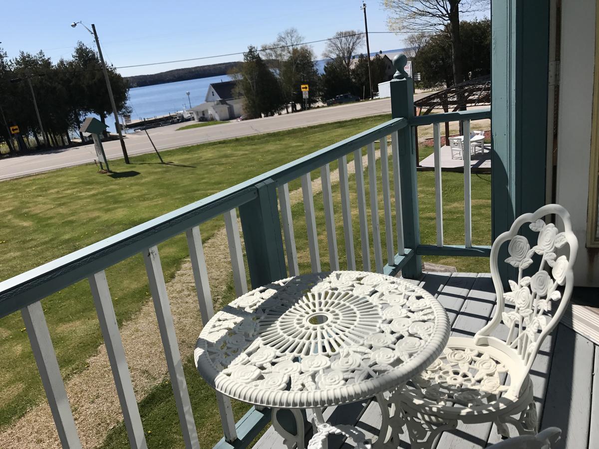 Harbor Light Inn Gills Rock エクステリア 写真